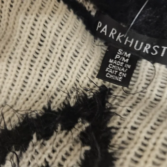 Parkhurst 🇨🇦 Fuzzy Sweater - Picture 8 of 10